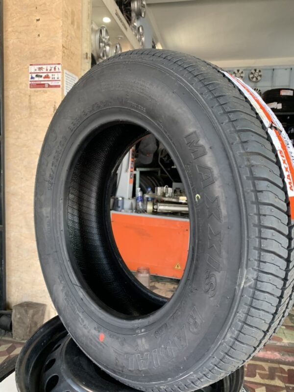 Lốp Maxxis 165/70R13C 8PR MA703 Góc Chụp 2