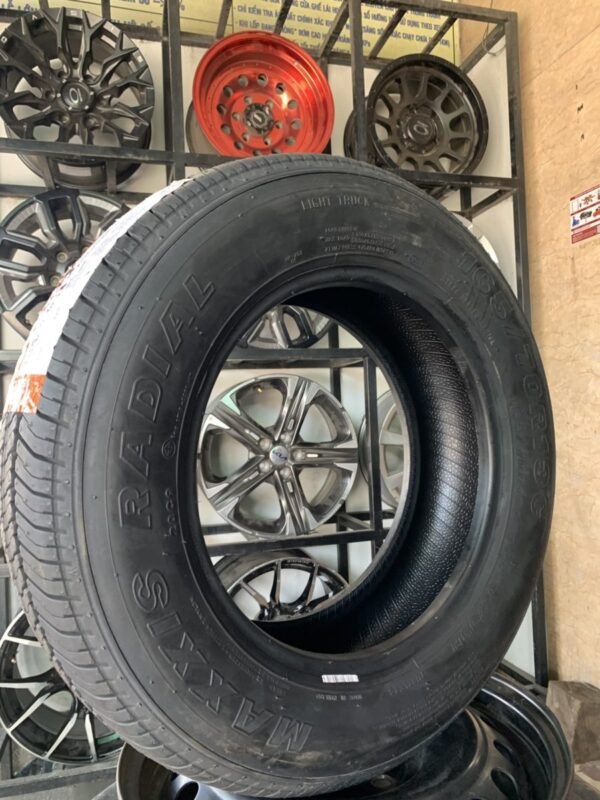 Lốp Maxxis 165/70R13C 8PR MA703 Góc Chụp 3