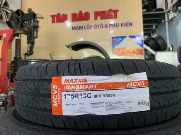 Lốp Maxxis 175R13C 8PR MCV5 Góc Chụp 4