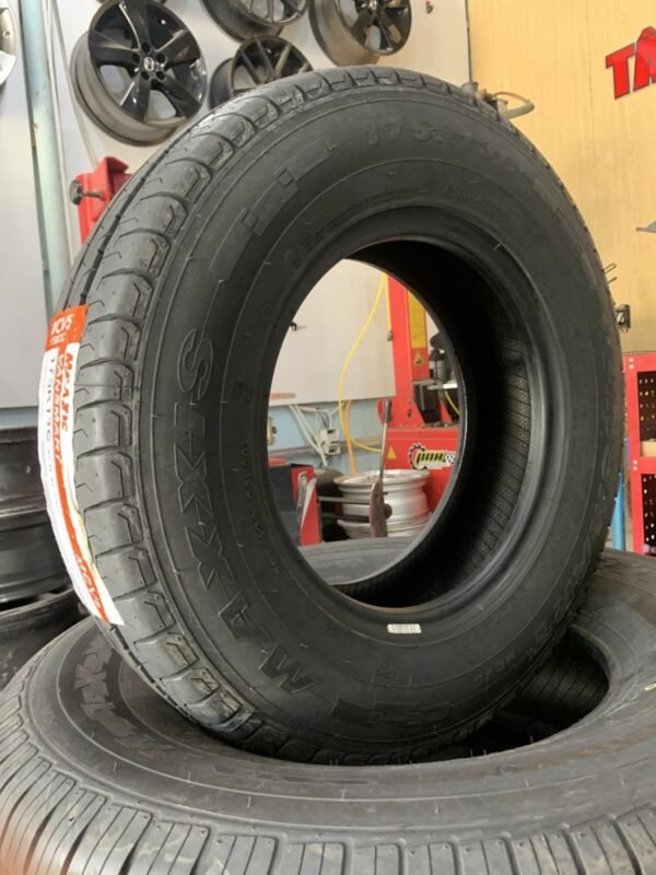 Lốp Maxxis 175R13C 8PR MCV5 Góc Chụp 3