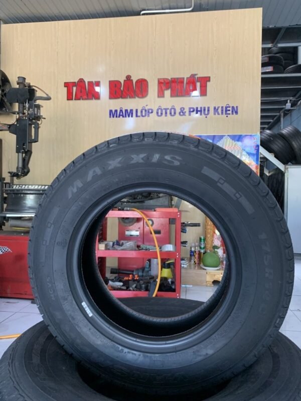 Lốp Maxxis 175R14C 8PR MCV5 Góc Chụp 2