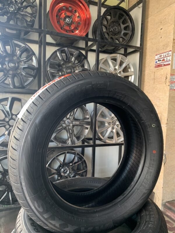 Lốp Maxxis 185/60R15 84V MAP5 Góc Chụp 3