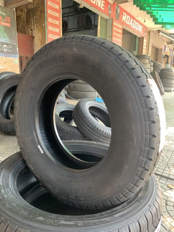 Lốp Maxxis 185R14C 8PR UE168 Góc Chụp 3