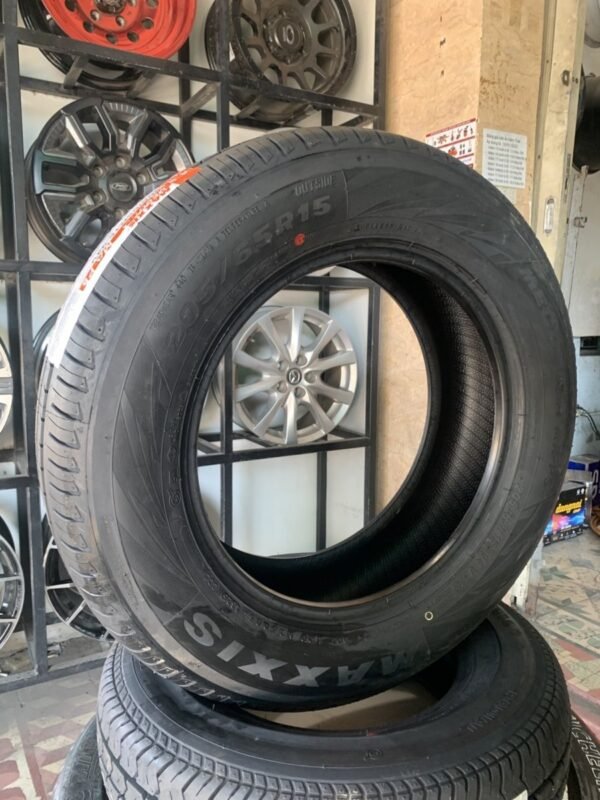 Lốp Maxxis 205/65R15 91V MAP5 Góc Chụp 2
