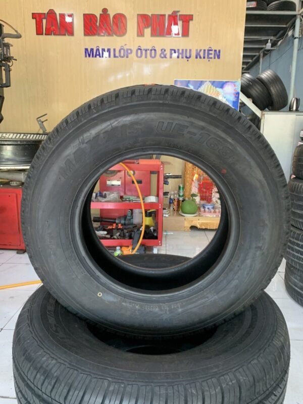 Lốp Maxxis 195R15C 8PR UE168 mặt nghiêng trái Lốp Maxxis 195R15C 8PR UE168 Chính Hãng