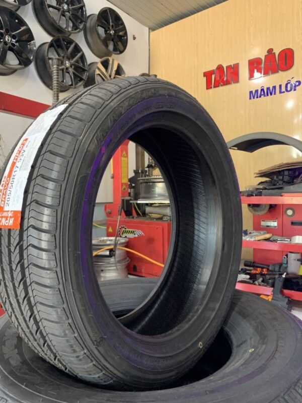 Lốp Maxxis 205/50R17 93V HP-M3 Chính Hãng
