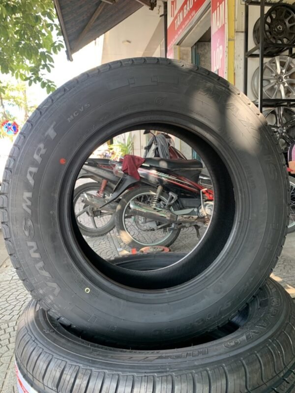 Lốp Maxxis 215/70R16C 8PR MCV5 Chính Hãng